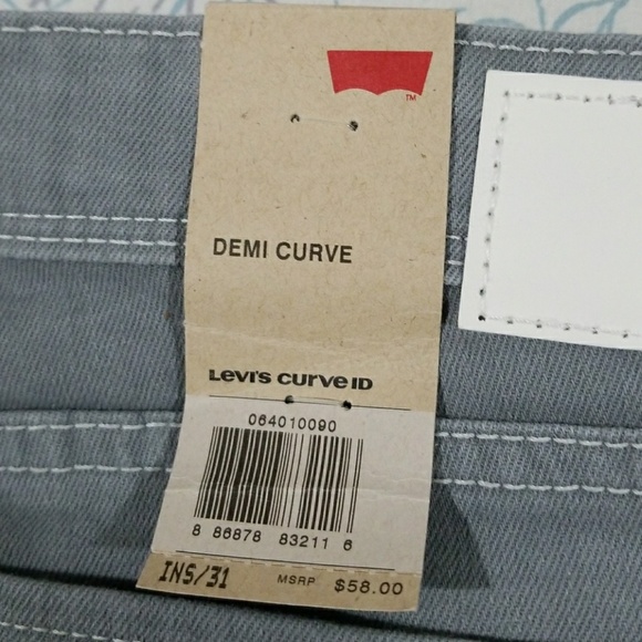 New Levis Demi Curve ID jeans - Picture 2 of 5